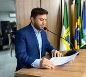 Messias Targino recebe Selo Ouro do Compromisso Nacional Criança Alfabetizada